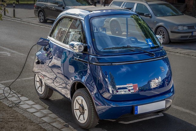 Energibesparelse på fire hjul: Lille elbil som fremtidens transportmiddel