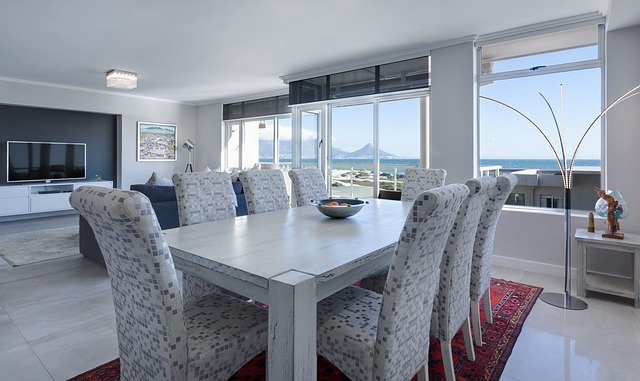 Spisestuestole, der overgår alle forventninger: 5 luksuriøse stole, der tilføjer stil til dit hjem